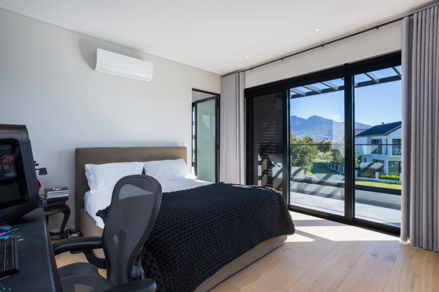 4 Bedroom Property for Sale in Val De Vie Estate Western Cape